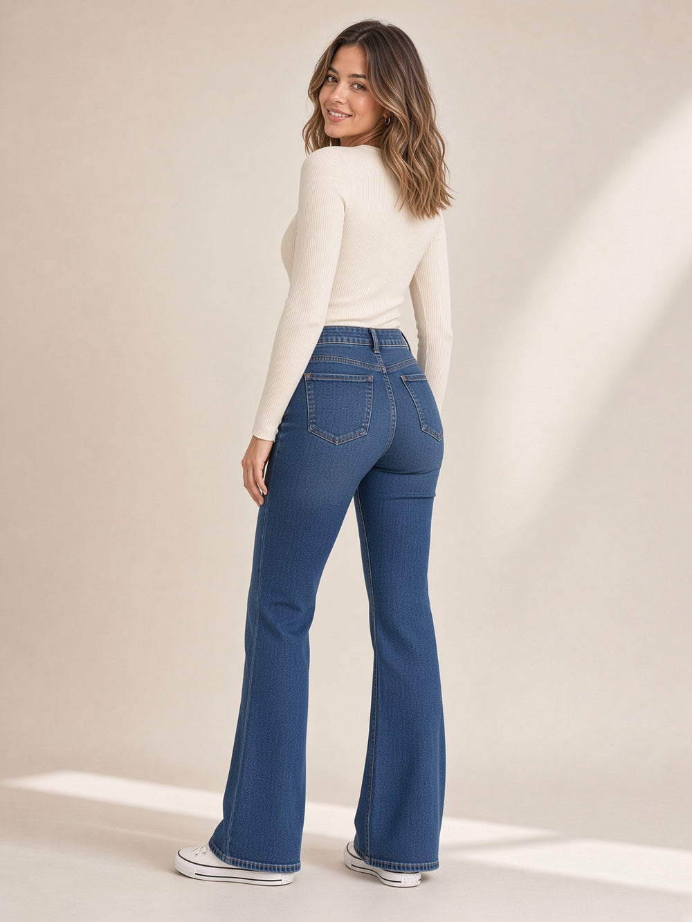 Vaquero faja flare de espaldas, efecto push-up